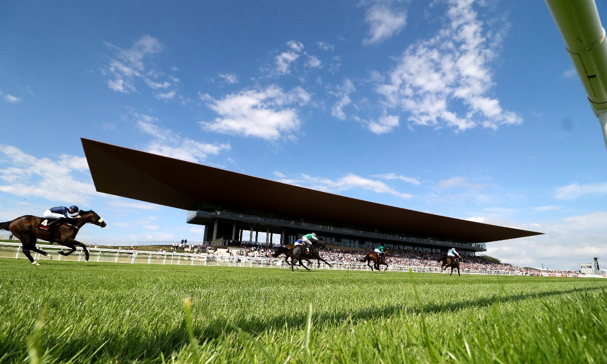 Curragh racecourse.jpg