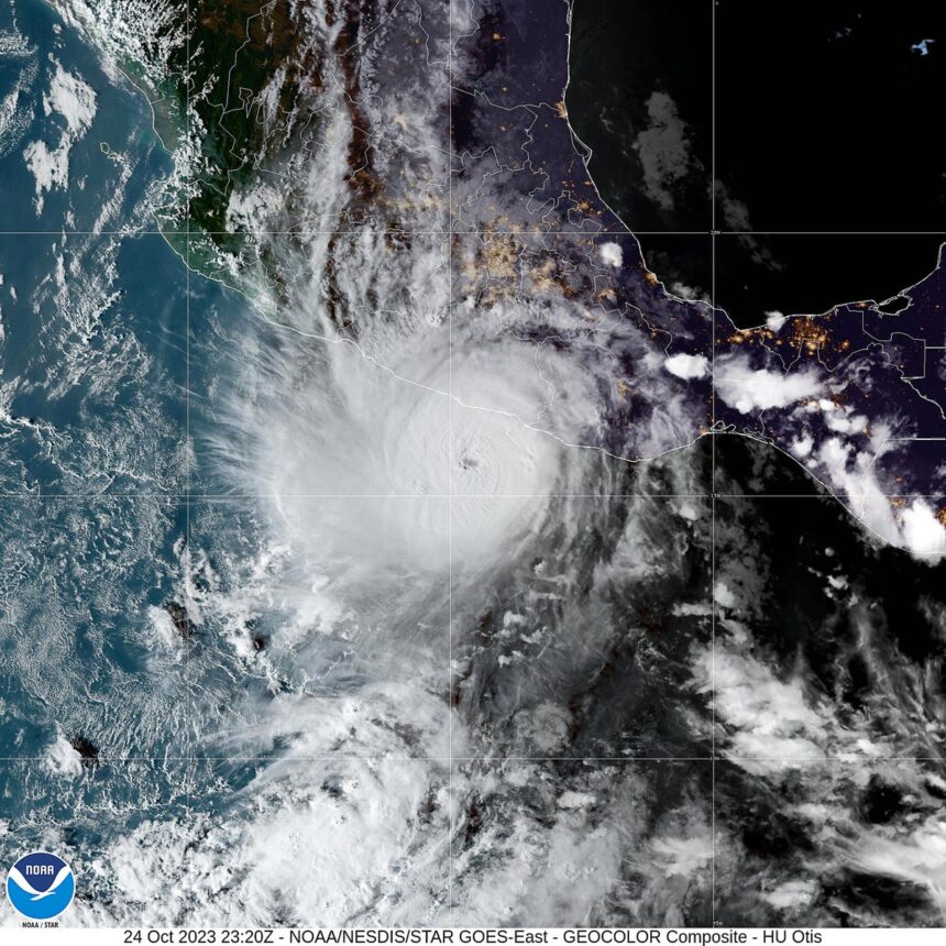 Geocolor satellite image hurricane otis over acapulco.jpg