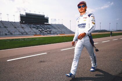 Kyle larson nascar locked in playoffs 2025.jpg