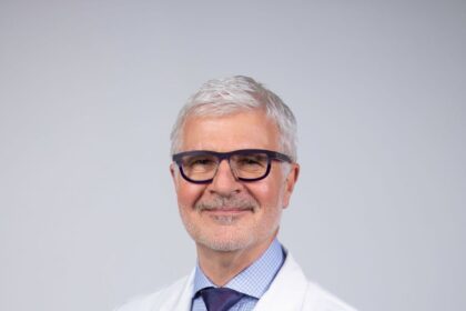Dr.20gundry20labcoat20photo20.jpg