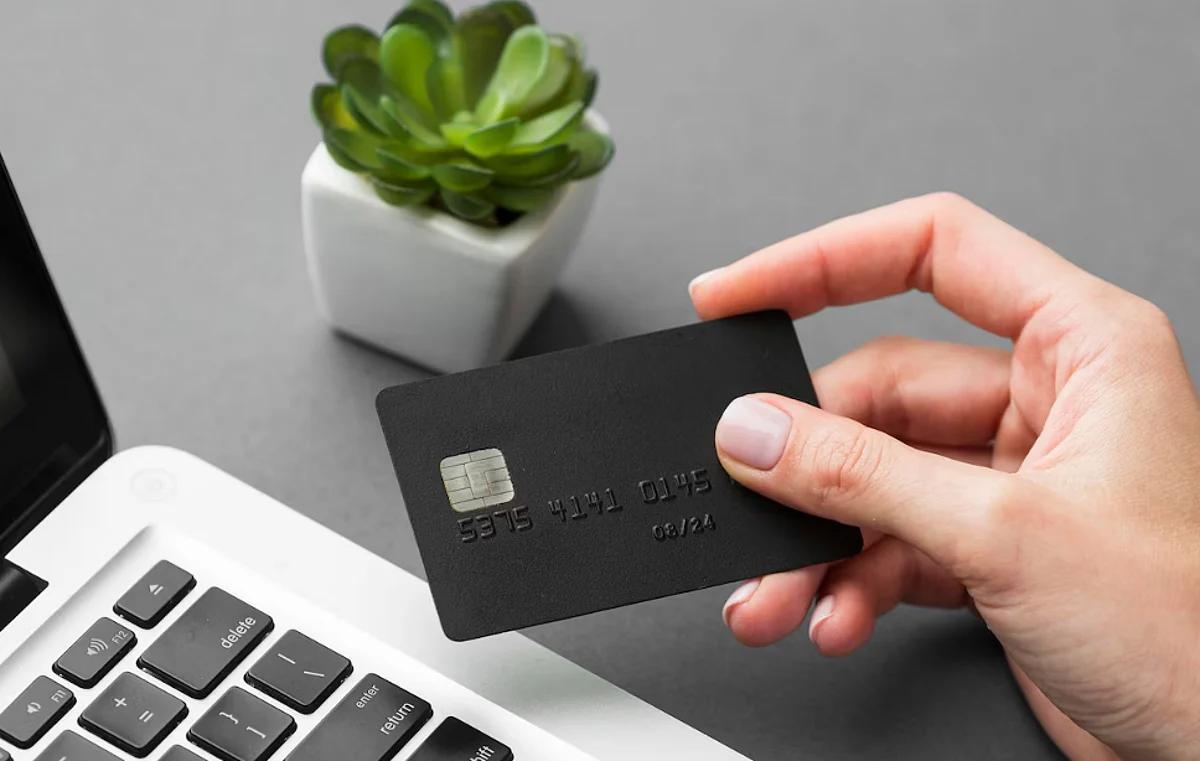 Bloombergquint2f2025 05 052fpn0lopom2fmany people use credit cards when faced with sudden expense.webp