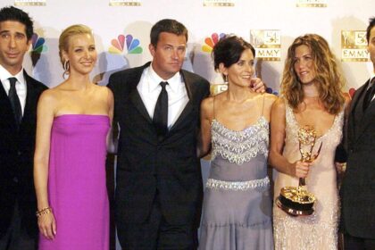 Friends cast e1751822217802.jpg