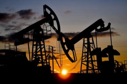 Oil sanctions russia gettyimages 1258888534.jpg