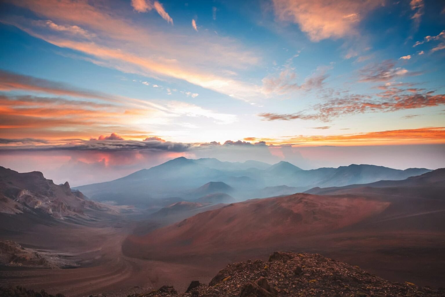 Best hawaiian island maui haleakala volcano.jpg