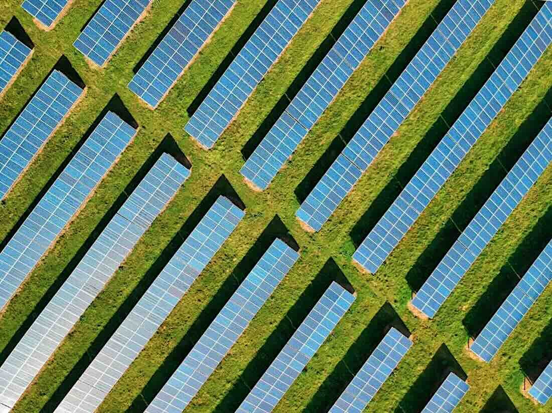Solar farm uk.jpg