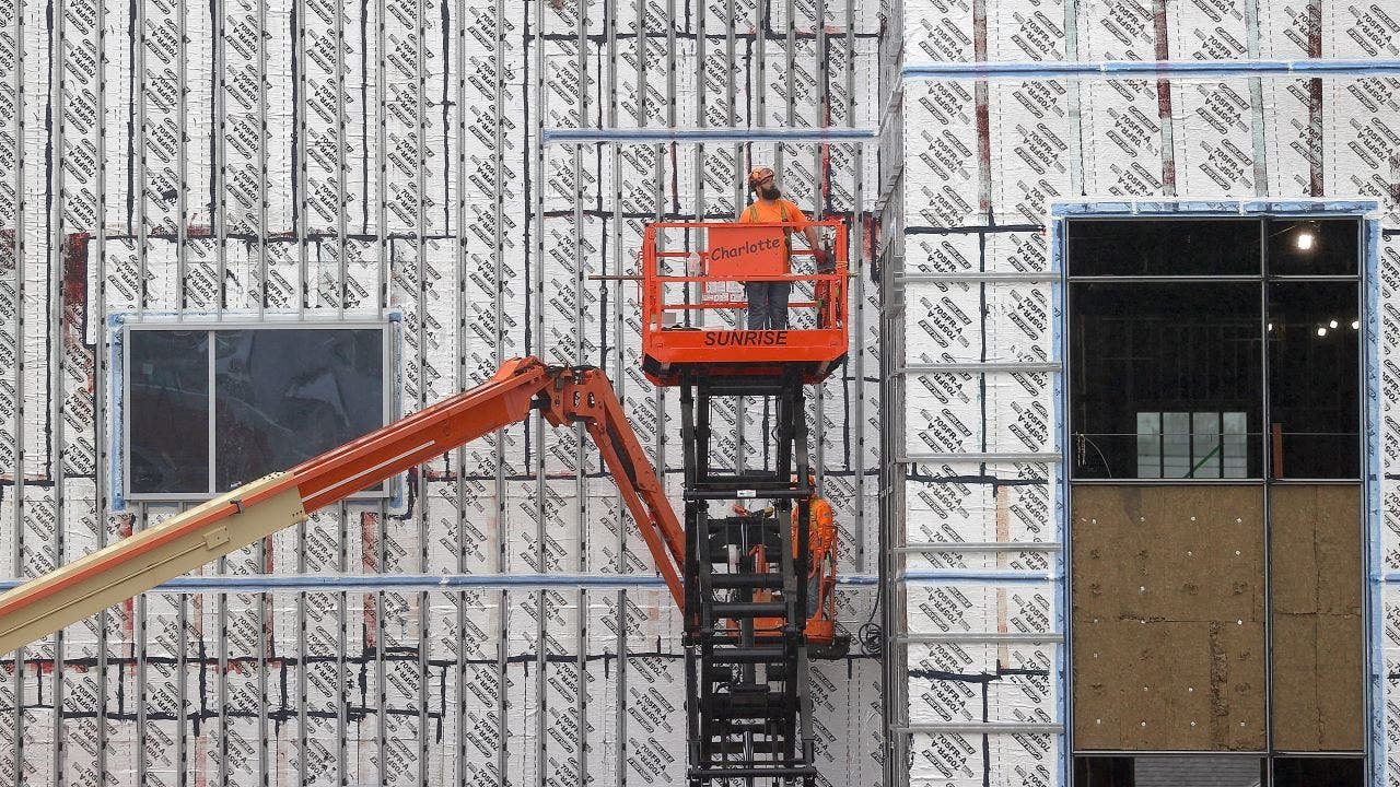 Construction worker lift.jpg