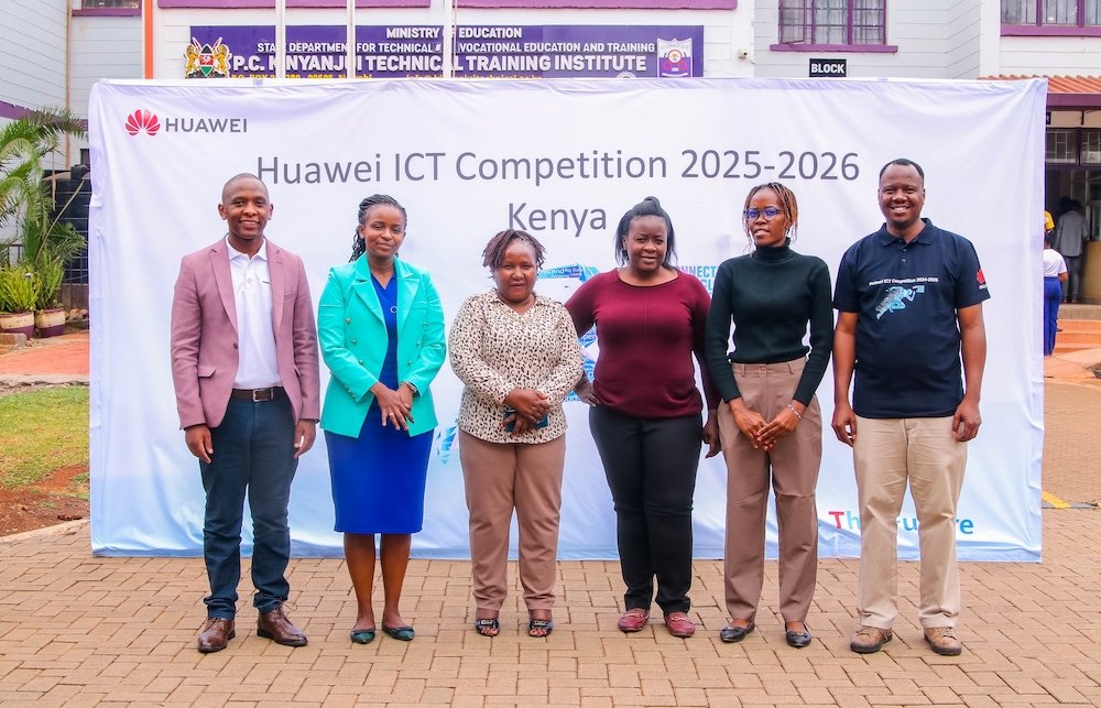 Huawei kenya team and pc kinyanjui team.jpg
