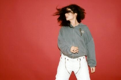 Lorde 2025 thistle brown grid.jpg