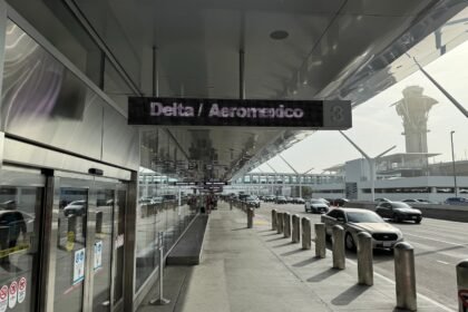 Delta aeromexico sign lax.jpeg