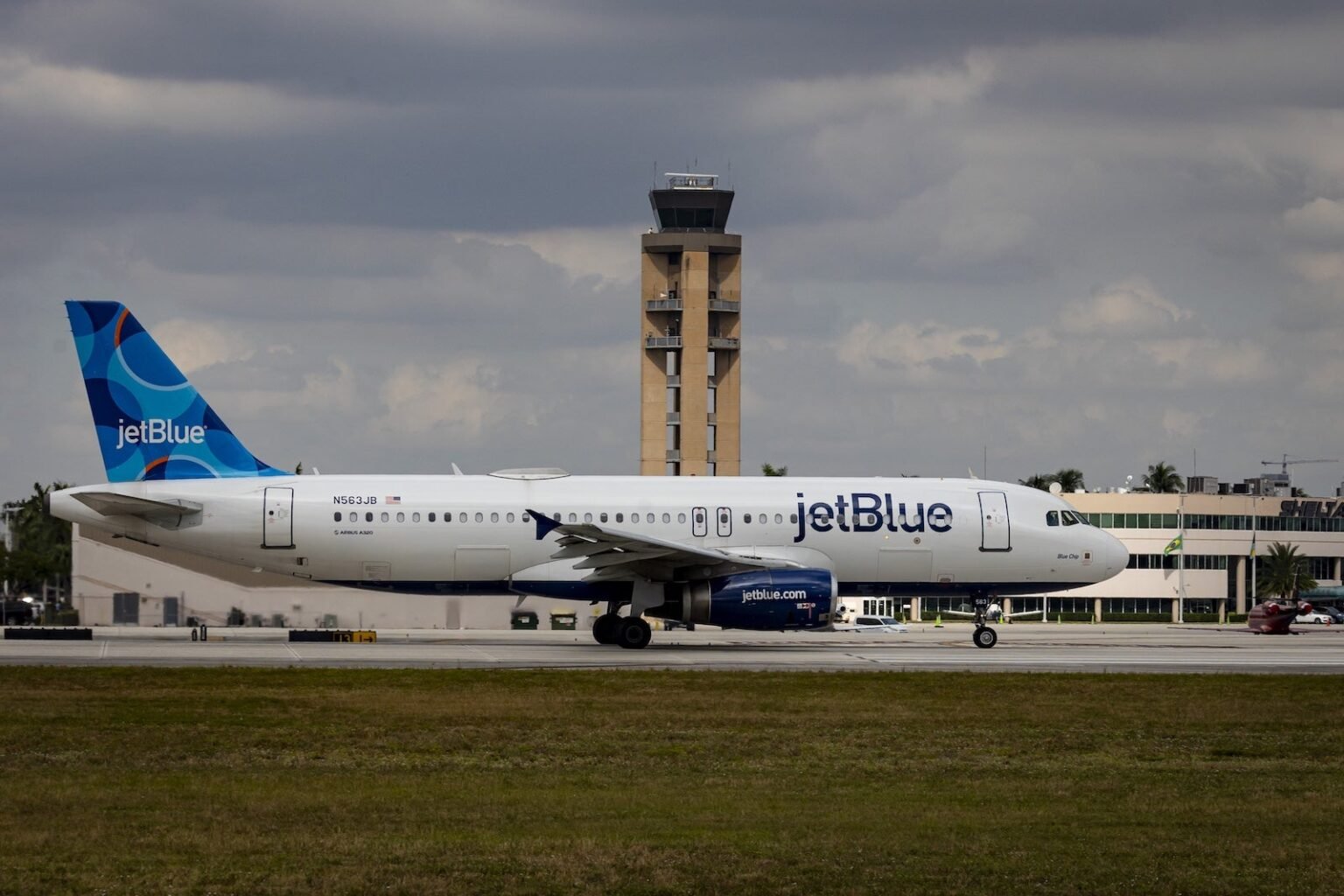 Jetblue fll.jpg