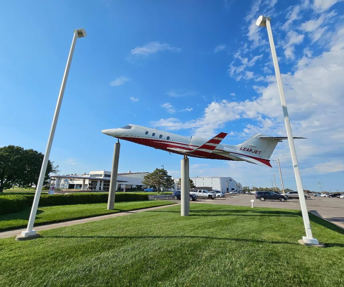 Learjet outside bombardier hq.jpg