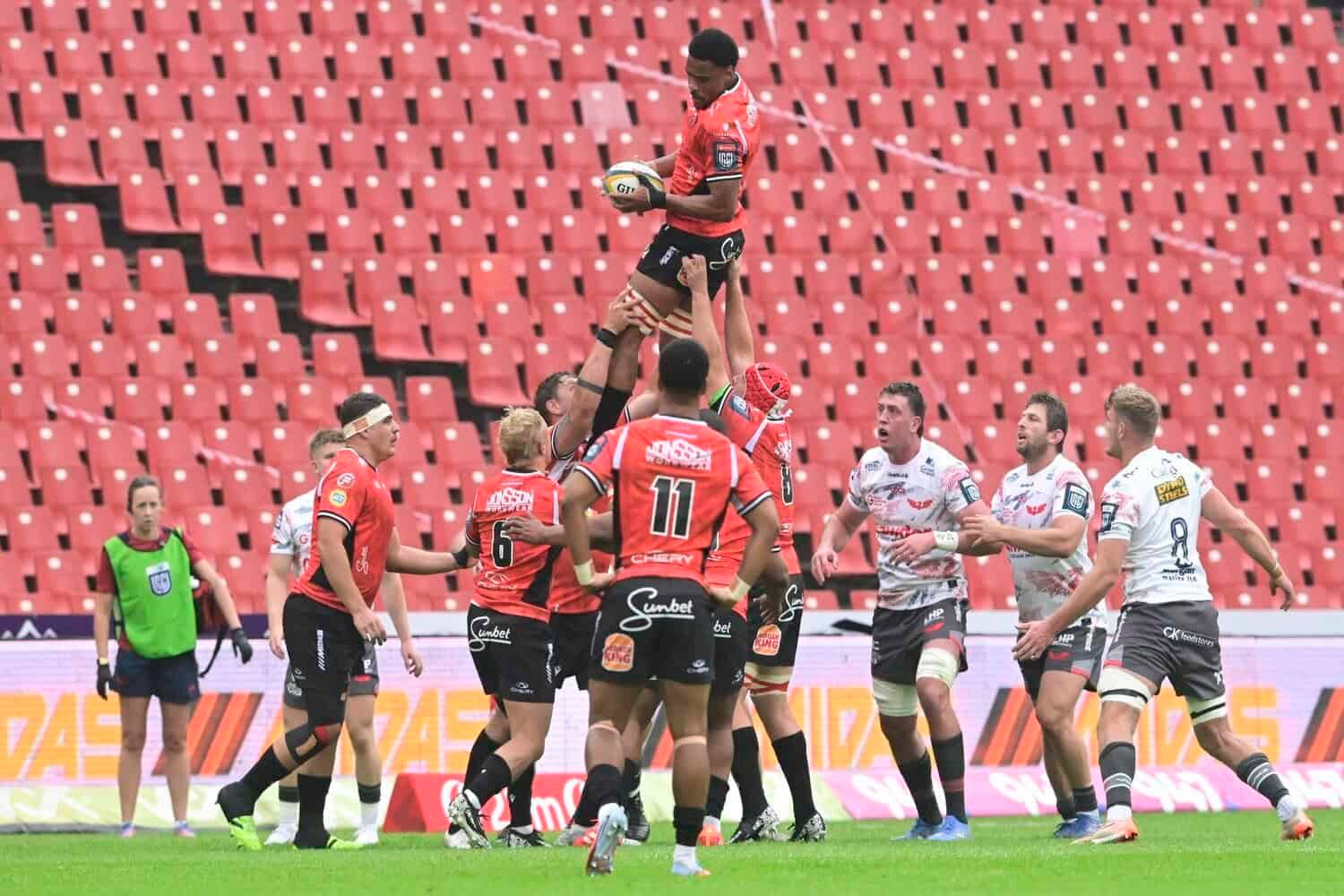 Lions urc scarlets 1.jpg