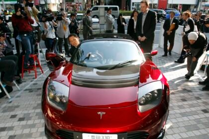 108165343 1751051524166 2010 11 12t120000z 766215986 gm1e6bc11zk01 rtrmadp 3 toyota tesla.jpg