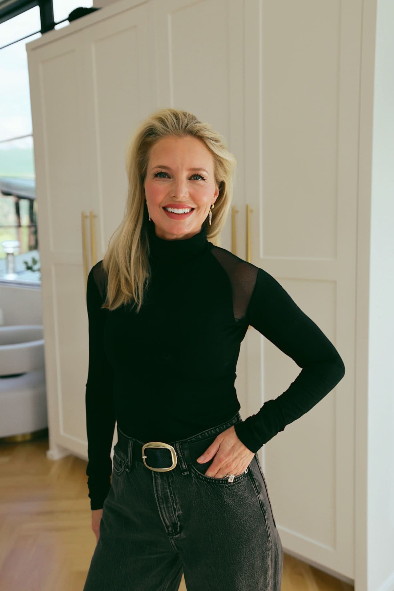 Rag bone logan wide leg jeans witb black turtleneck 4.jpg