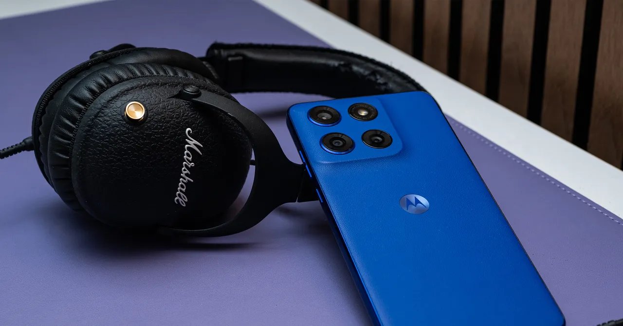 The Best Phones With an Actual Headphone Jack 052025 Lede.jpg