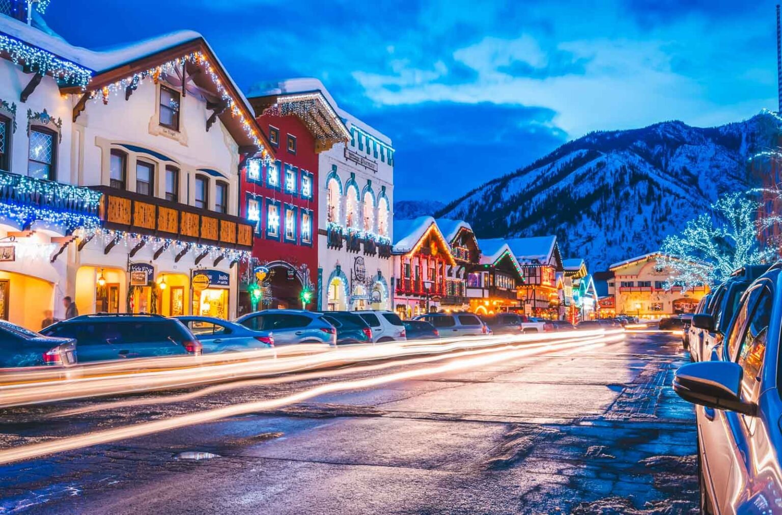 Best places to visit in december usa leavenworth village of lights.jpg