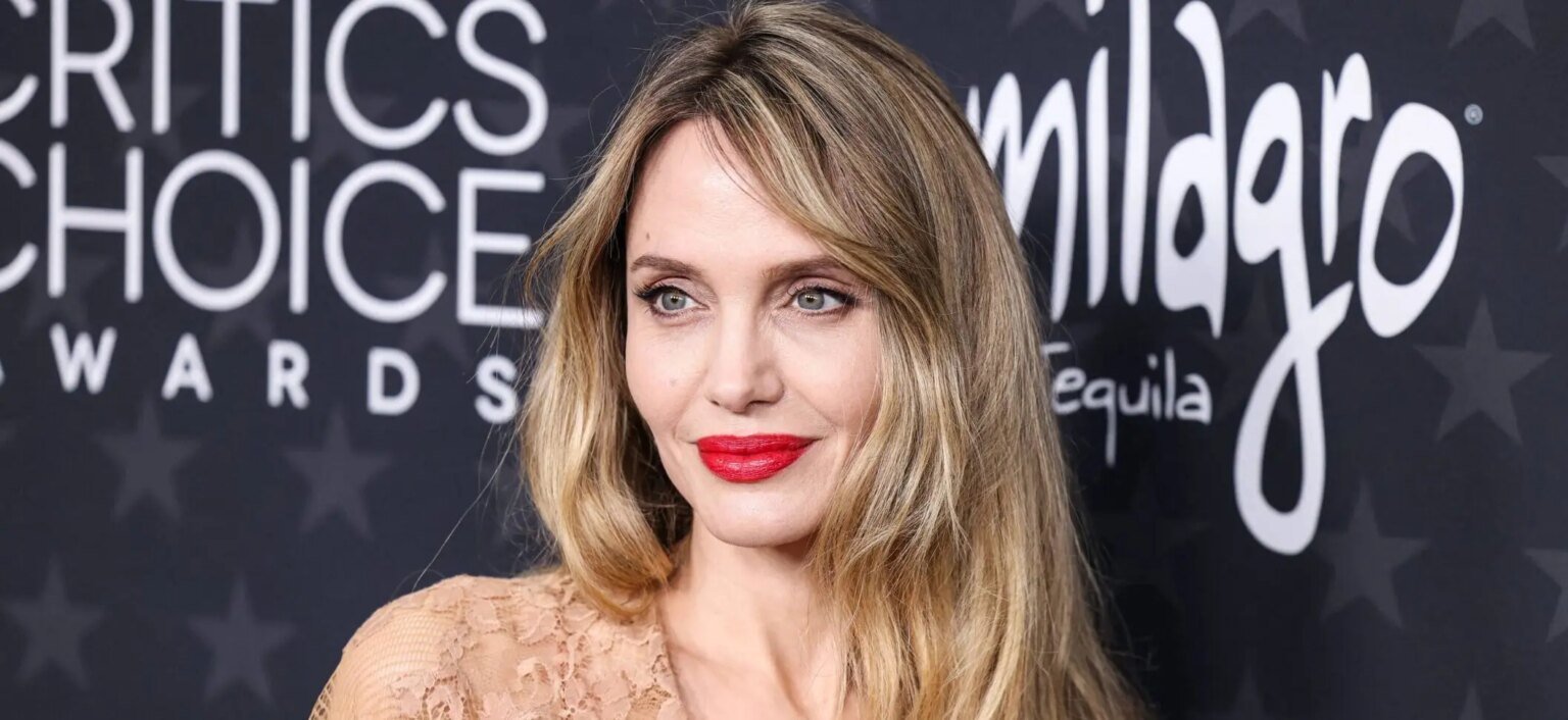 Angelina Jolie 1 scaled e1743009988232.jpg