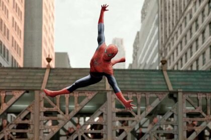 Spider Man 2 Tobey Maguire.jpg