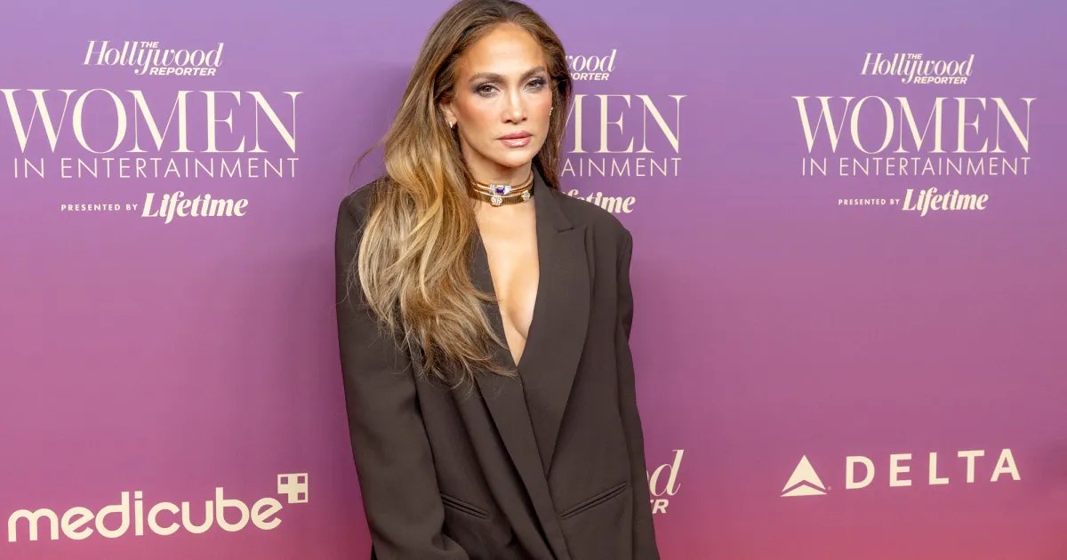 Jennifer lopez tweed blazer.jpg