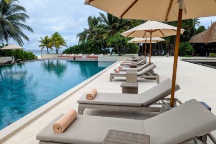 20241223 Park Hyatt Maldives Hadahaa KGenter pool 1.jpg