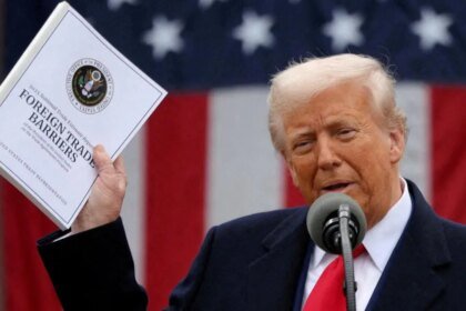 2025 04 06T163228Z 592921169 RC2FSDA63CLZ RTRMADP 3 USA TRUMP TARIFFS.JPG