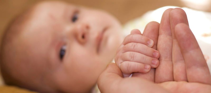 DOs and DONTs of swaddling.jpg