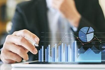 IMG Businessman investor 2 1 USD136N3.jpg