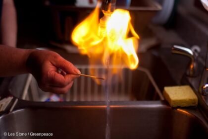 Aa4353dd gp0442u web size with credit line.jpg