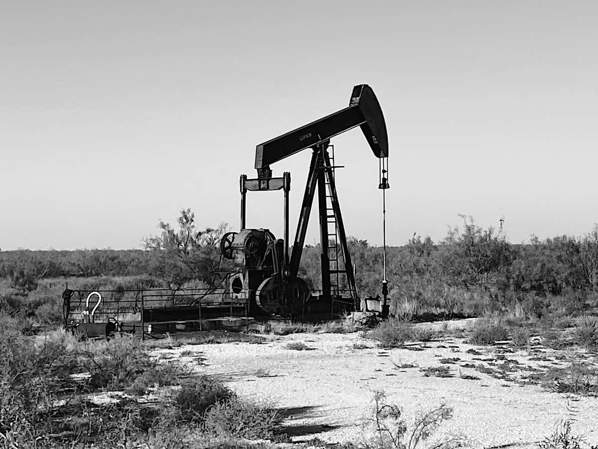 Desert pump jack.jpg