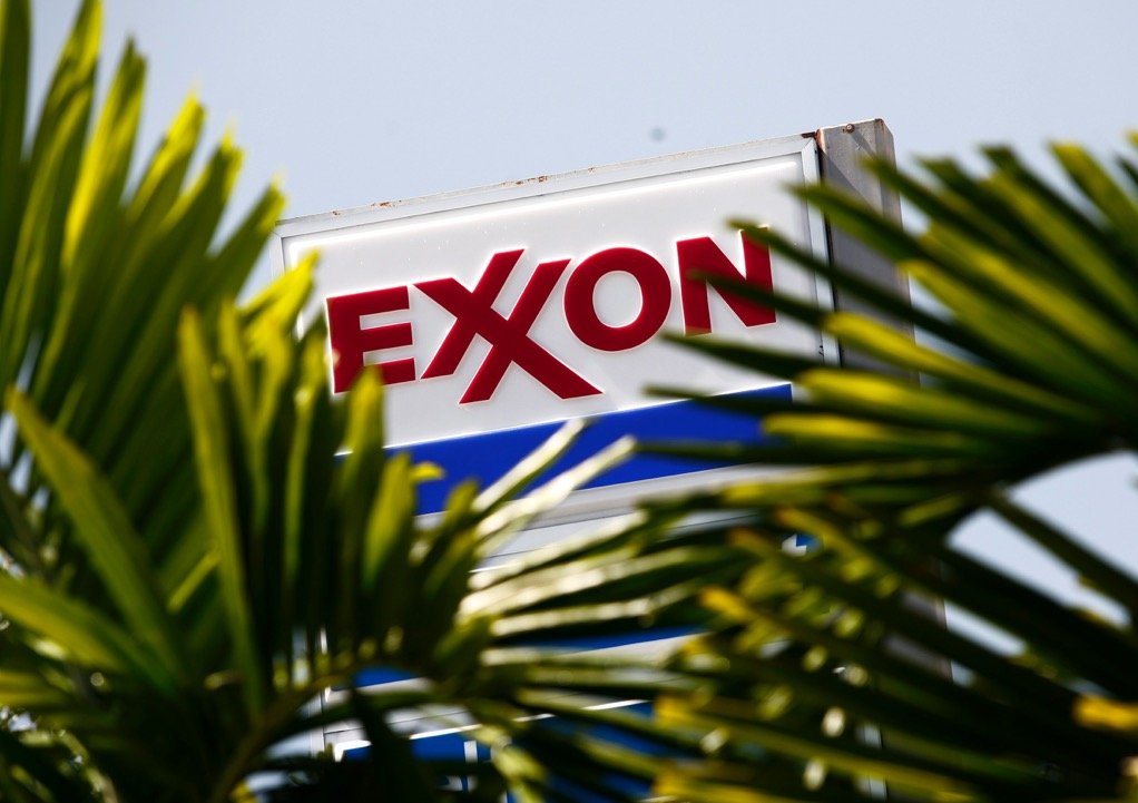 Exxon sign station.jpg
