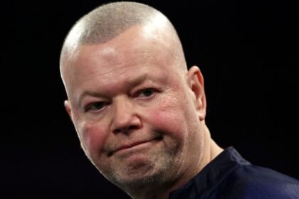 Skysports darts raymond van barneveld 7113548.jpg