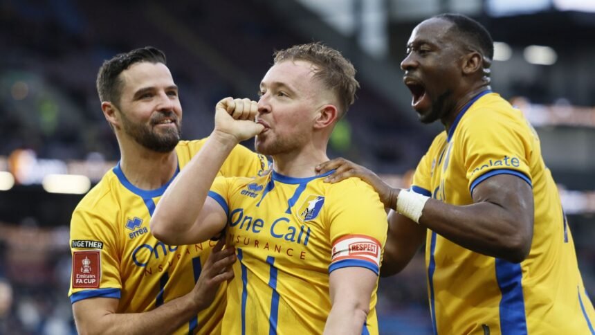 Skysports louis reed mansfield town 7165032.jpg