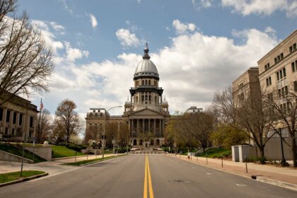 Illinois State Capitol building GettyImages 1230979325.jpg