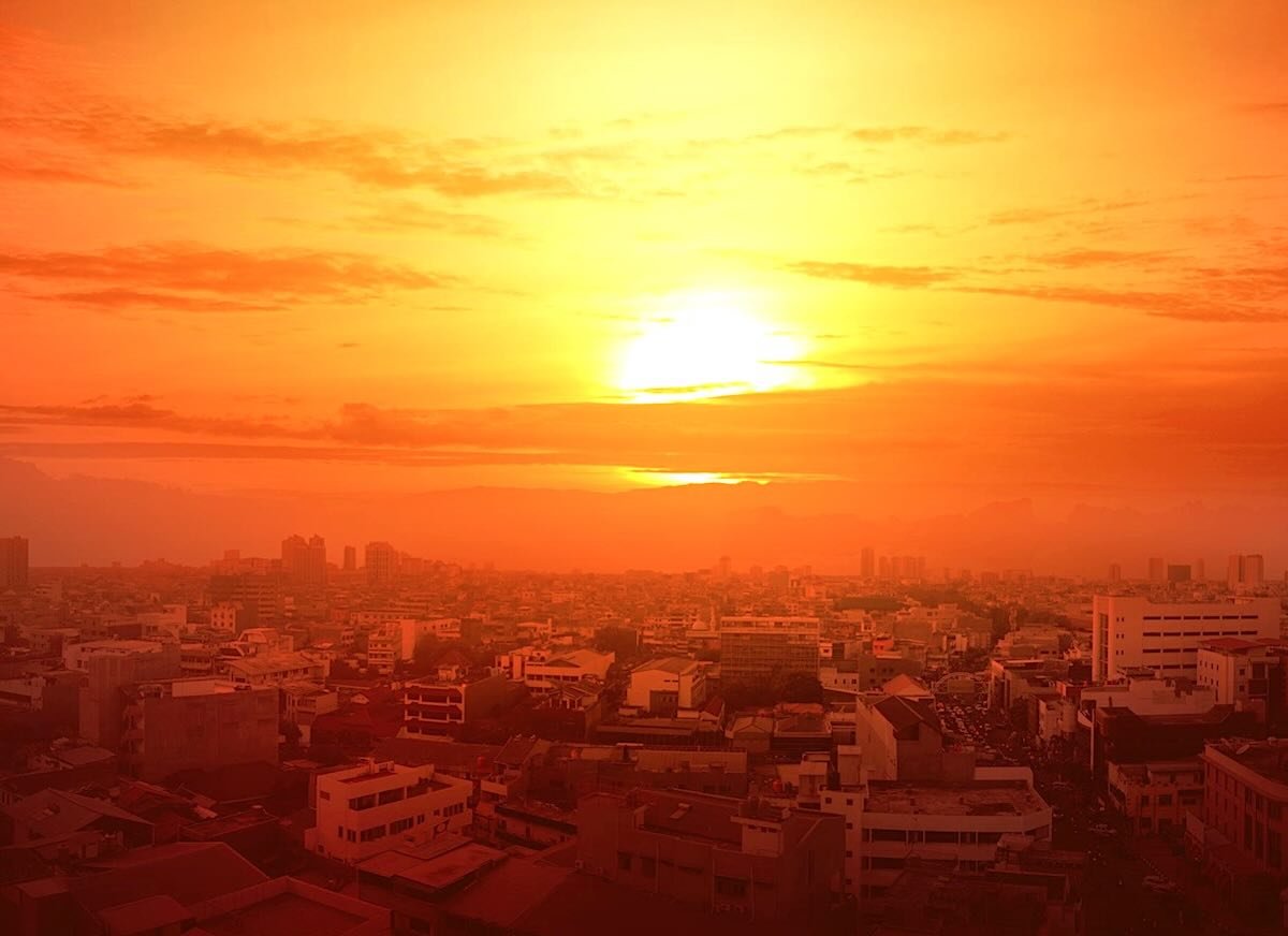 Heatwave city sun.jpeg