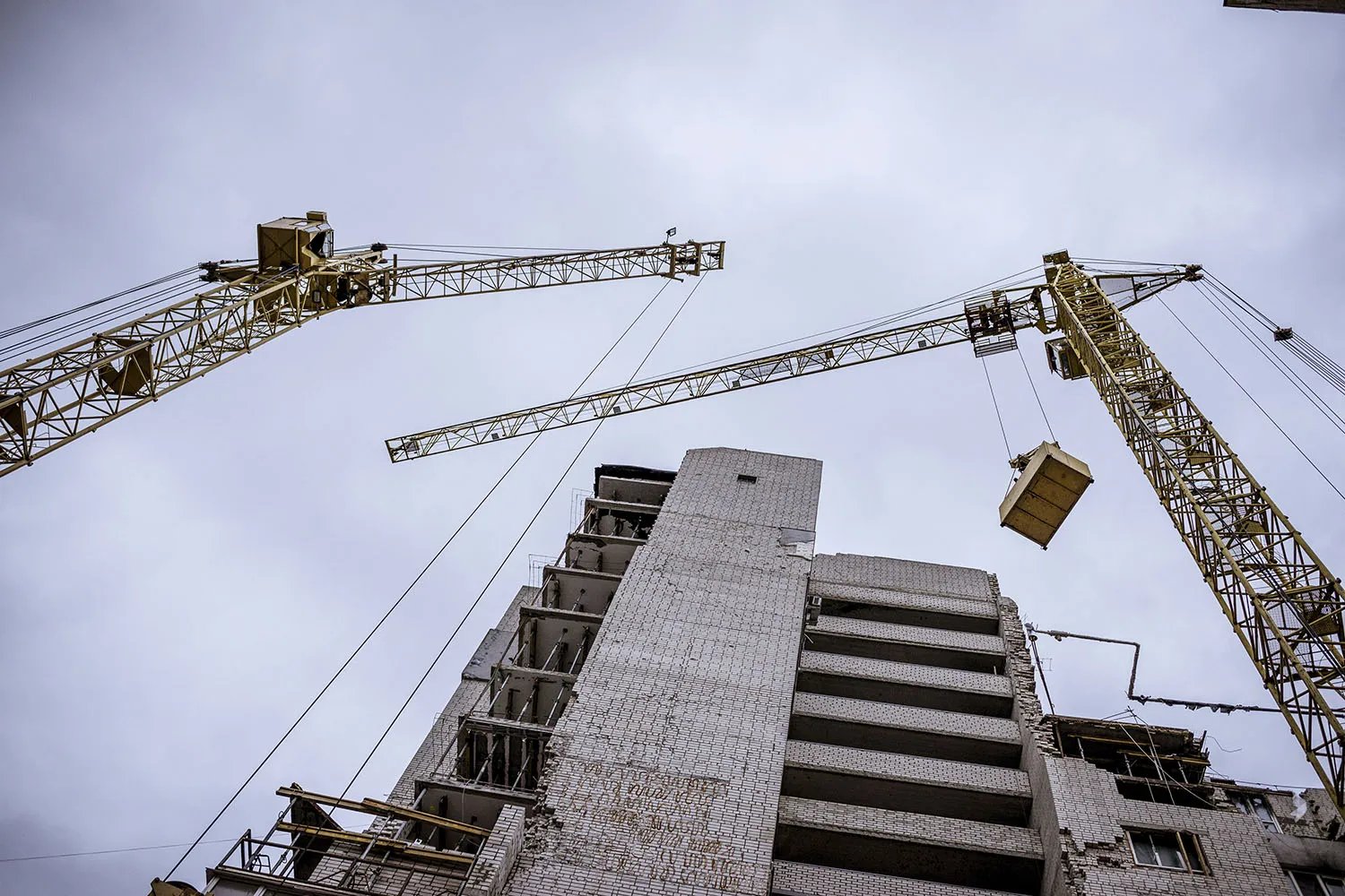 1 ukraine reconsruction green renewable energy GettyImages 1247573748.jpg