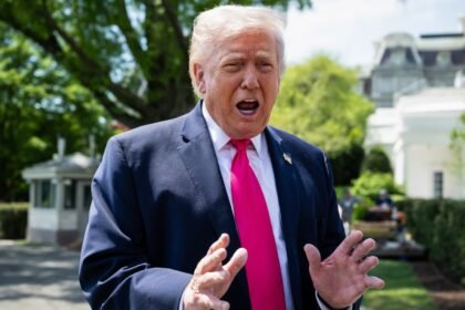 108292836 1776372592073 gettyimages 2271072024 TRUMP DEPART WH.jpeg