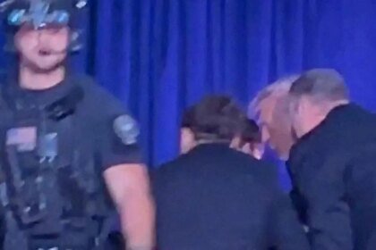 2026 04 26T020402Z 1574861119 RC2JWKACKGXT RTRMADP 3 USA TRUMP DINNER.JPG