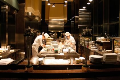 COPYRIGHT HoneyTrek MG 7788 2.jpg