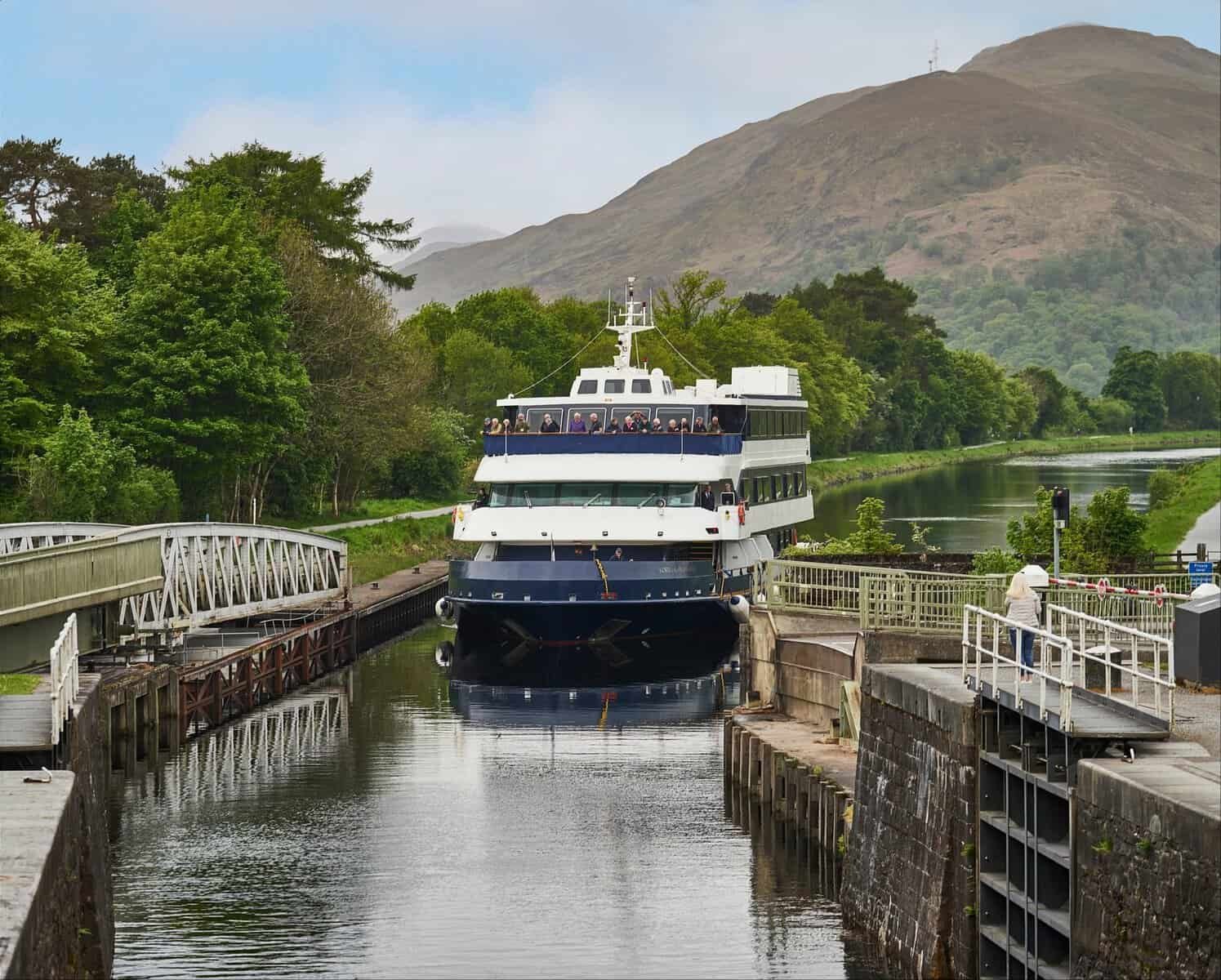 Lord of the Highlands Caledonian Canal modified.jpg