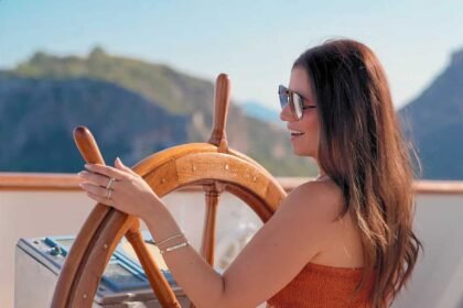 WindStar Nafplio ShipWheel 1 modified.jpg