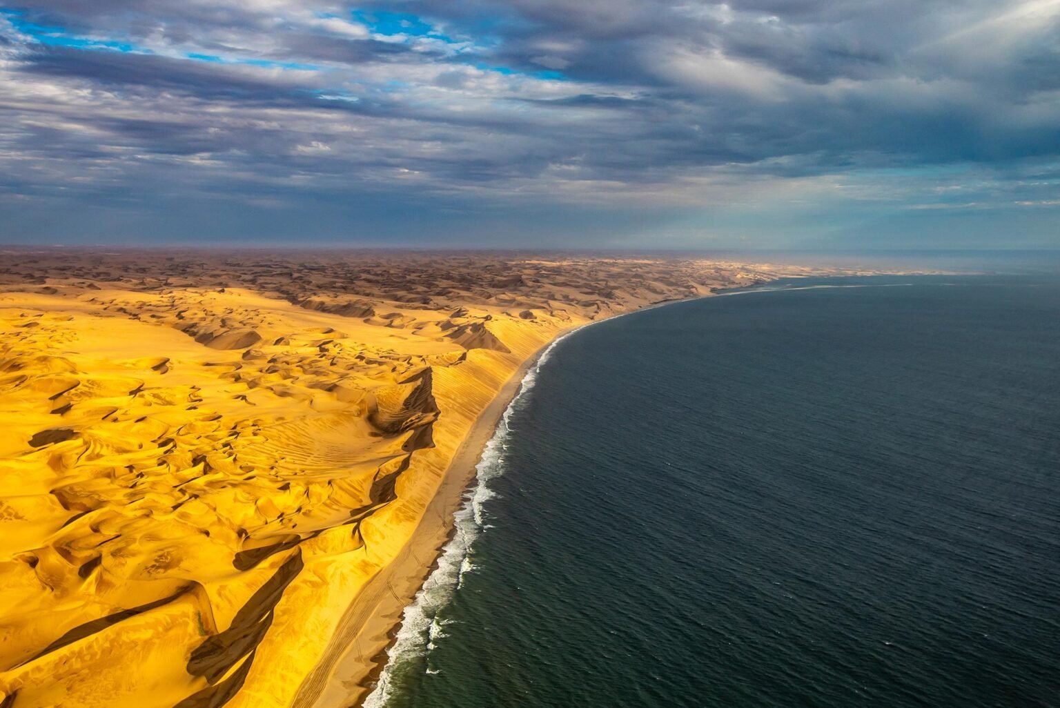 Skeleton coast in western namibia AdobeStock 331301058.jpg