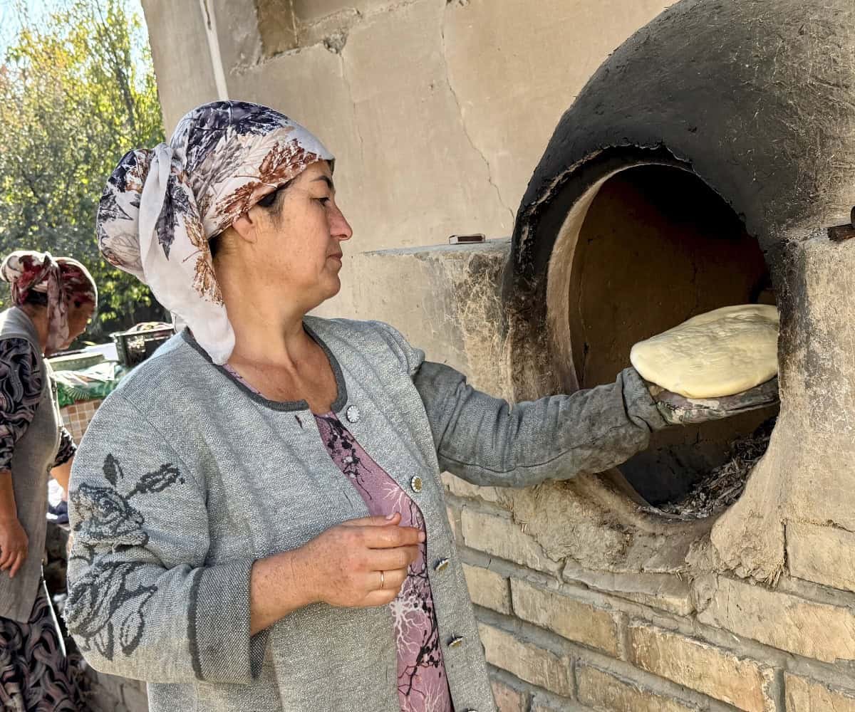 Baking the Bread for Lunch in Samarkand Uzbekistan.jpeg