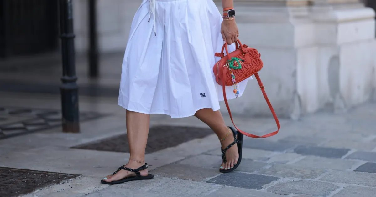 Thong sandals e1778617381839.jpg