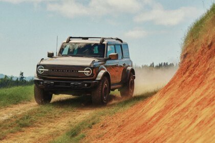 2027 bronco filson suv offroading 1.jpg
