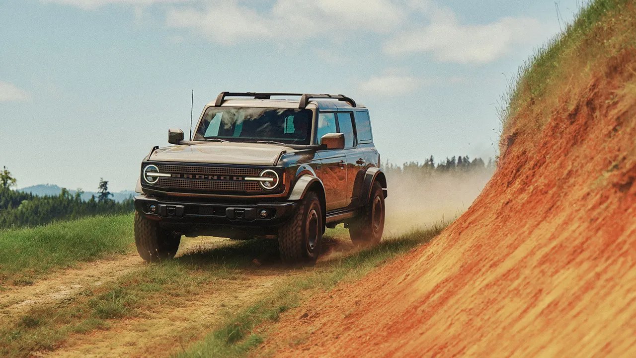2027 bronco filson suv offroading 1.jpg